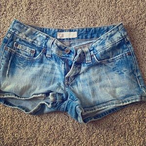 Buckle jean shorts